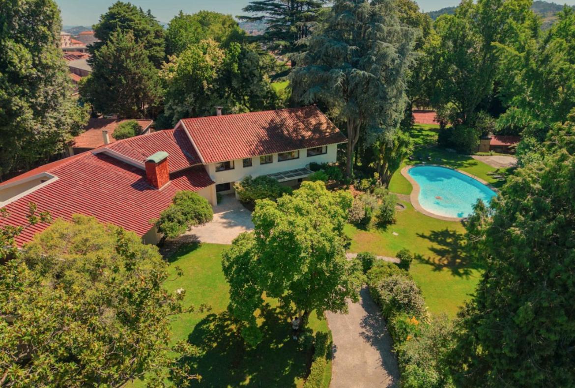 Luxury 5 bedroom holiday villa with private pool in Douro Valley Portugal (PV2849)