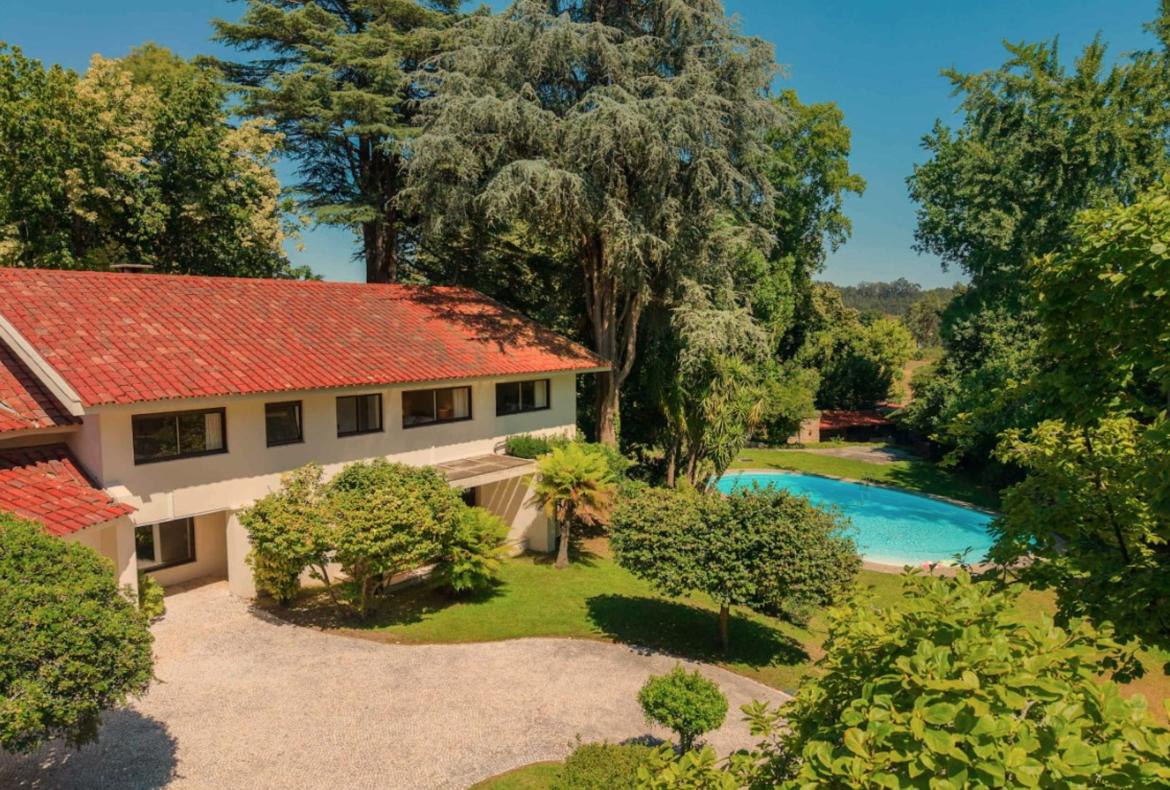 Luxury 5 bedroom holiday villa with private pool in Douro Valley Portugal (PV2849)