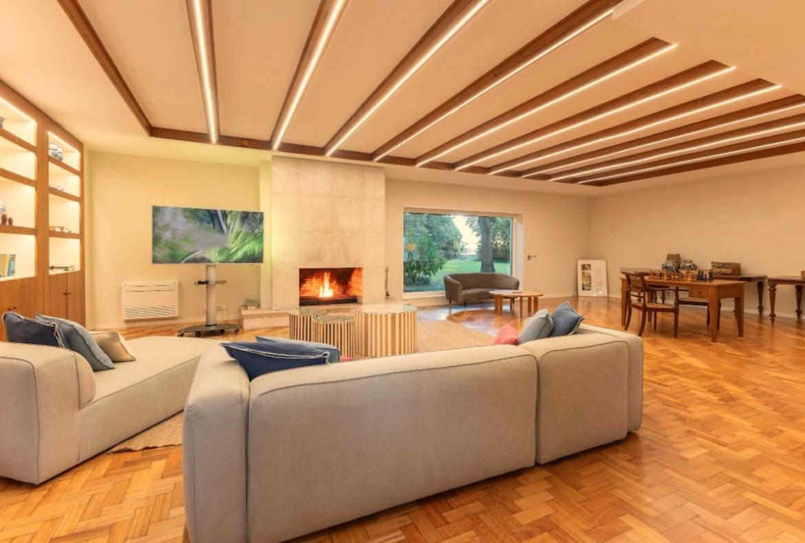 Luxury 5 bedroom holiday villa with private pool in Douro Valley Portugal (PV2849)