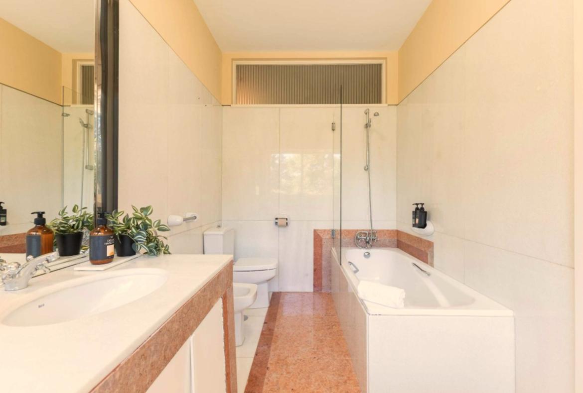 Luxury 5 bedroom holiday villa with private pool in Douro Valley Portugal (PV2849)