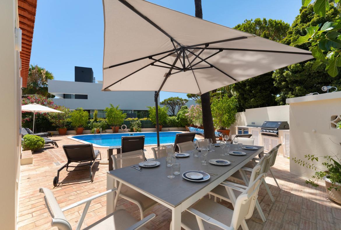 Luxury 4 bedroom holiday villa with private pool in Algarve Portugal (PV3029)