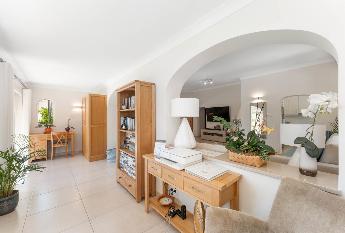 Luxury 4 bedroom holiday villa with private pool in Algarve Portugal (PV3029)