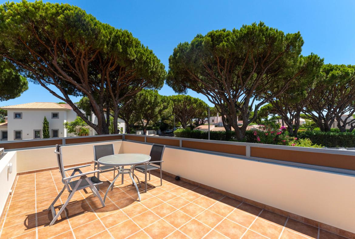Luxury 4 bedroom holiday villa with private pool in Algarve Portugal (PV3029)