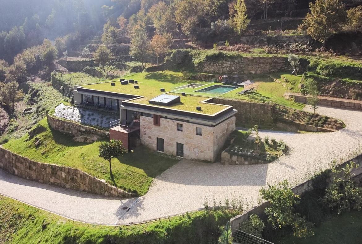 Luxury 5 bedroom holiday villa with private pool in Douro Valley Portugal (PV3030)