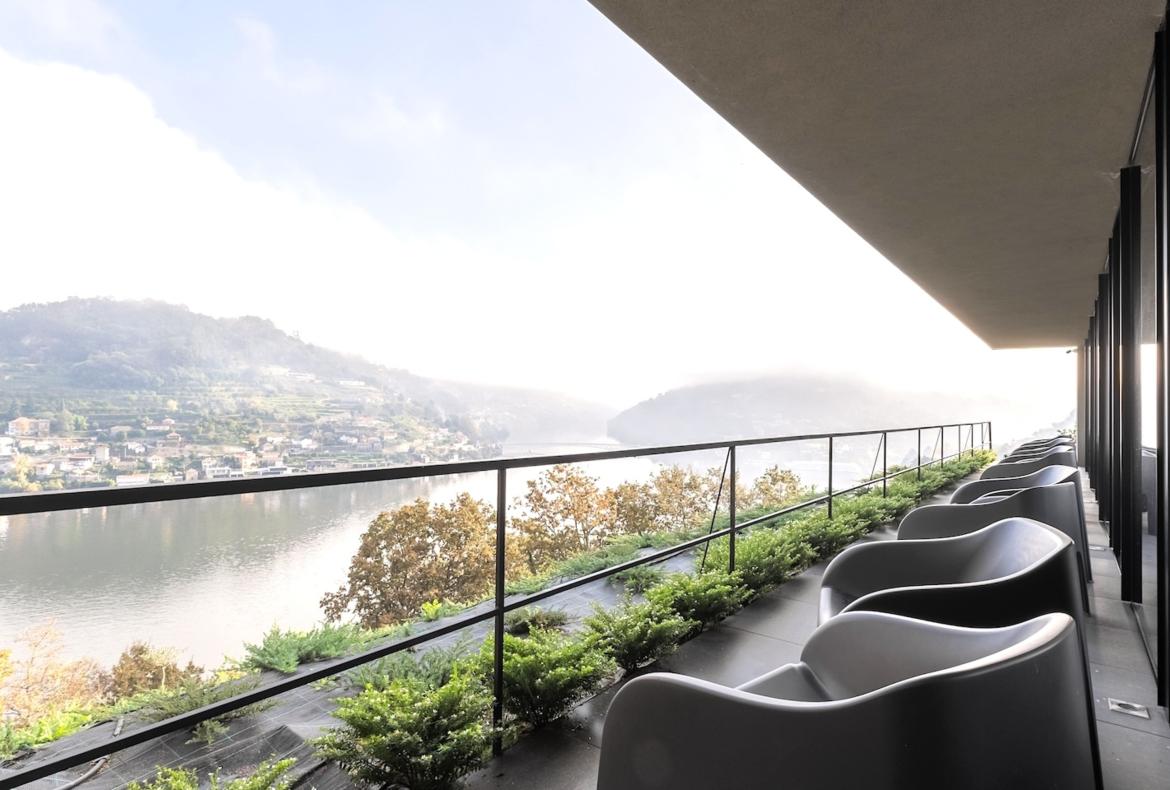 Luxury 5 bedroom holiday villa with private pool in Douro Valley Portugal (PV3030)