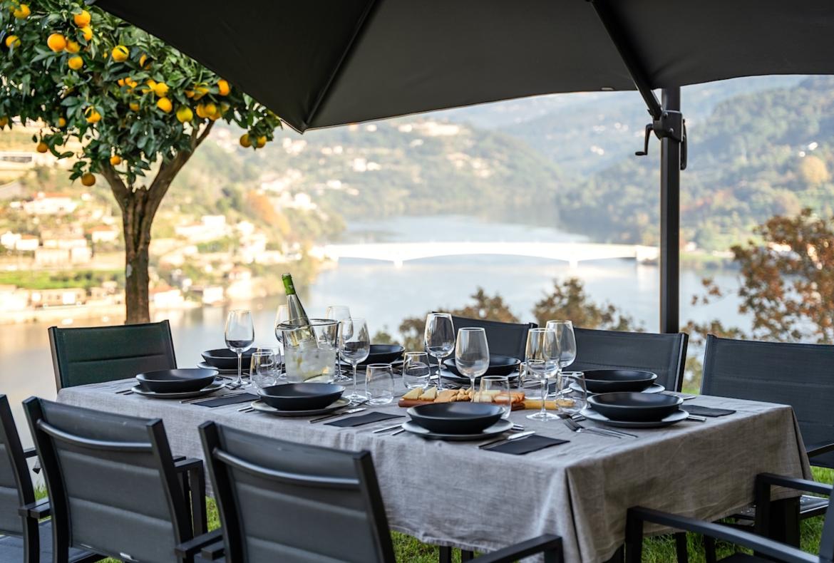 Luxury 5 bedroom holiday villa with private pool in Douro Valley Portugal (PV3030)