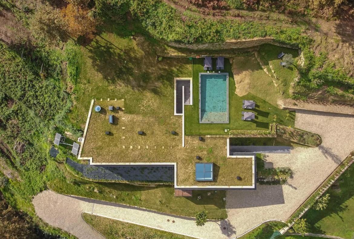 Luxury 5 bedroom holiday villa with private pool in Douro Valley Portugal (PV3030)
