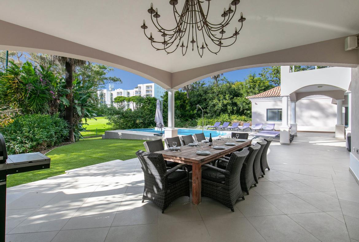 Luxury 5 bedroom holiday villa with private pool in Algarve Portugal (PV3031)