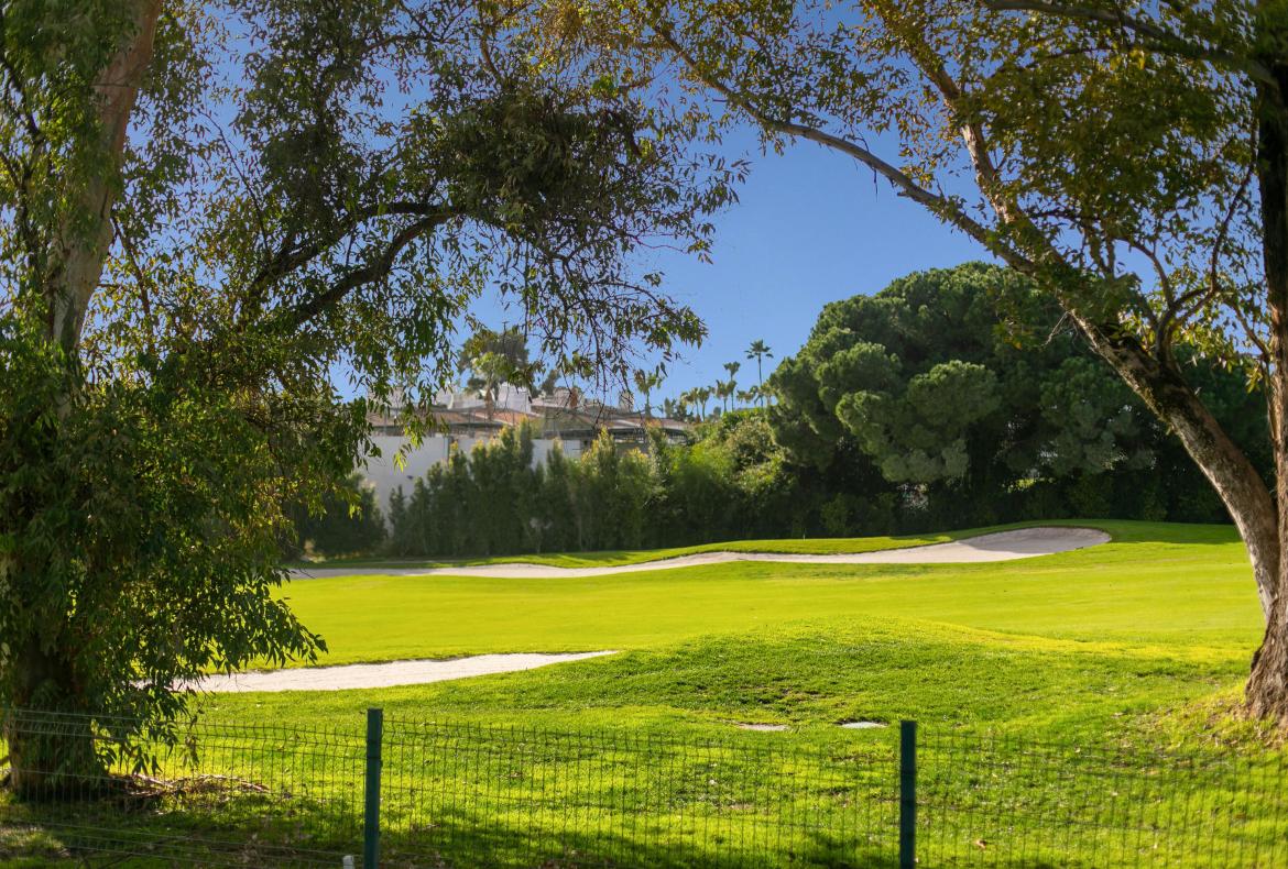 Luxury 5 bedroom holiday villa with private pool in Algarve Portugal (PV3031)