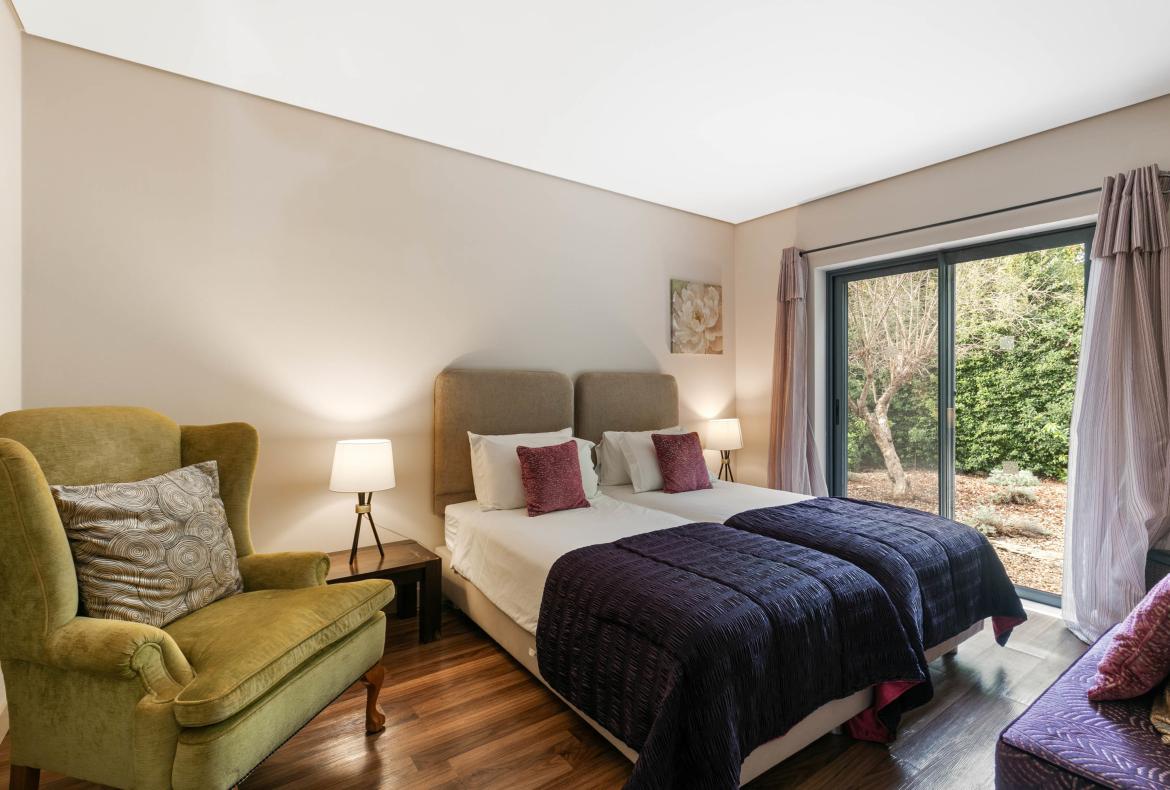 Luxury 5 bedroom holiday villa with private pool in Algarve Portugal (PV3031)