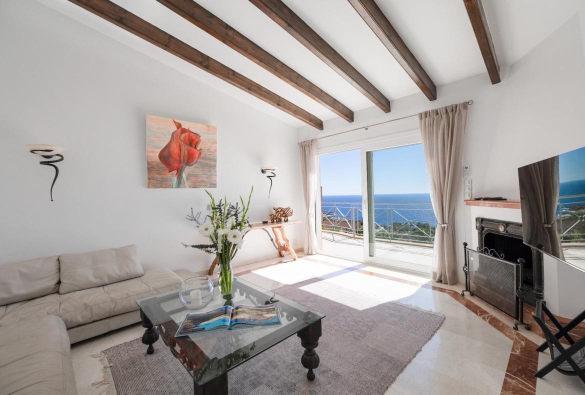 Luxury 4 bedroom holiday villa with private pool in Mallorca Spain (PV2962)
