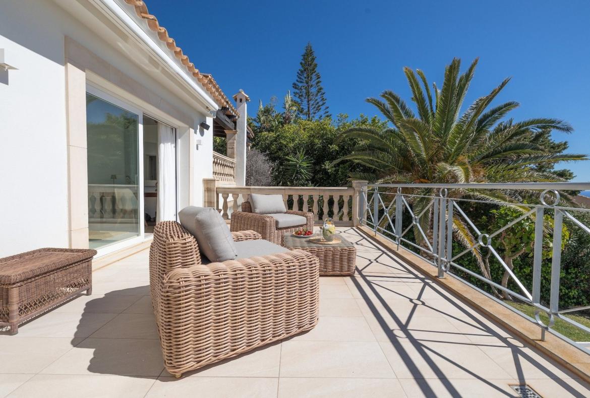 Luxury 4 bedroom holiday villa with private pool in Mallorca Spain (PV2962)