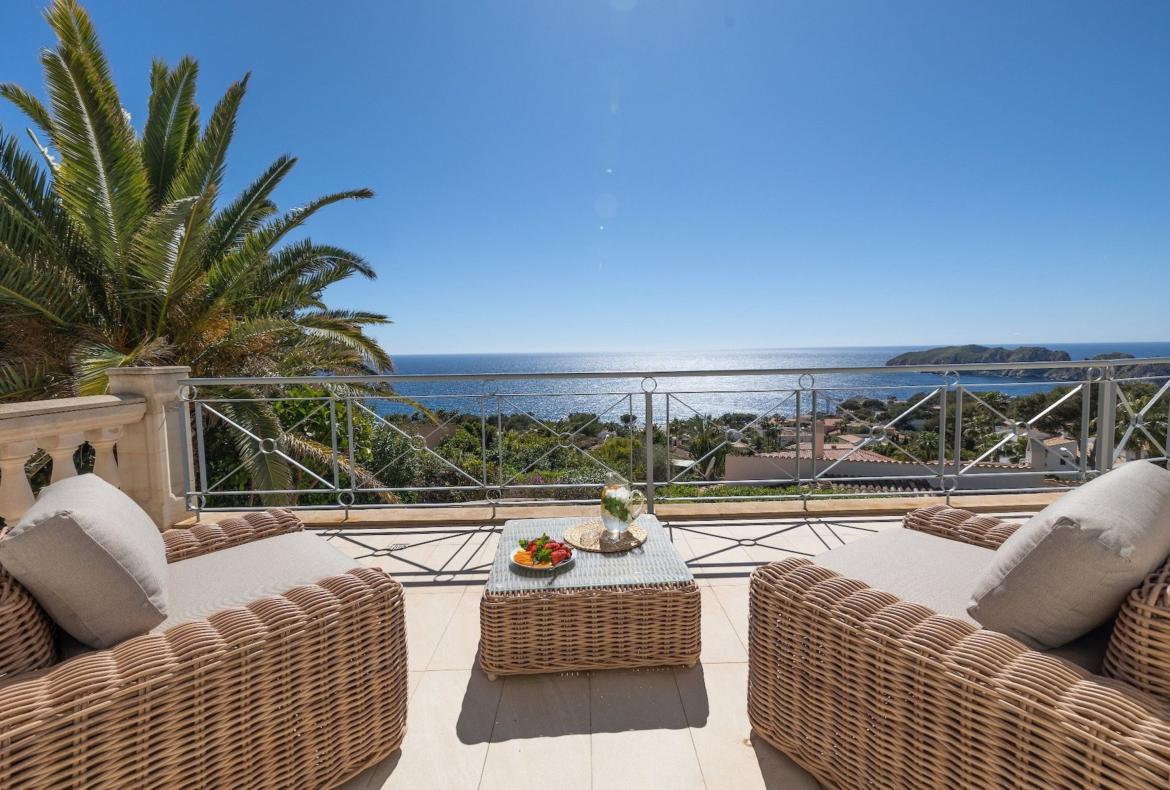 Luxury 4 bedroom holiday villa with private pool in Mallorca Spain (PV2962)