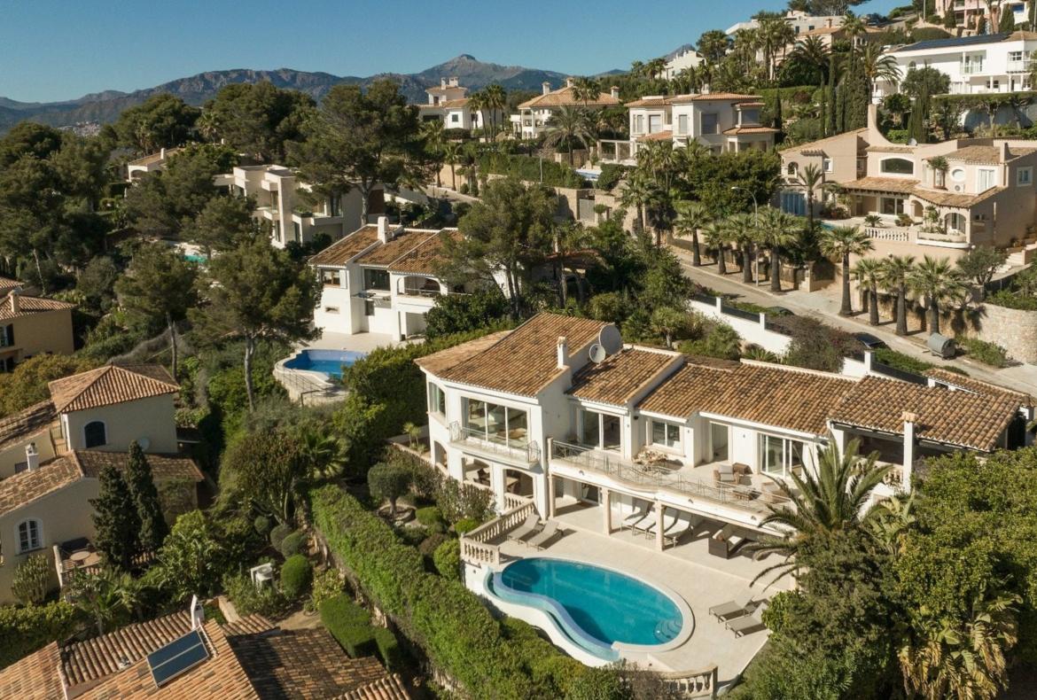 Luxury 4 bedroom holiday villa with private pool in Mallorca Spain (PV2962)