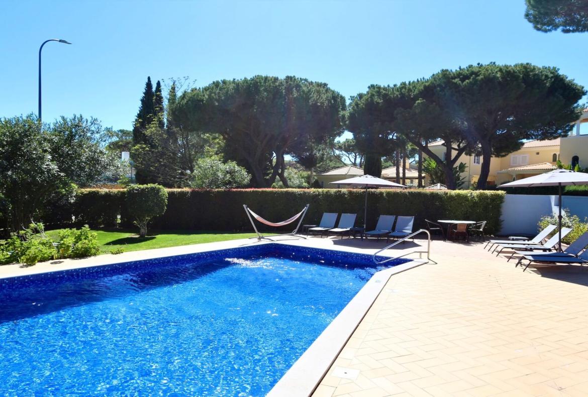 Luxury 4 bedroom holiday villa with private pool in Algarve Portugal (PV1154)