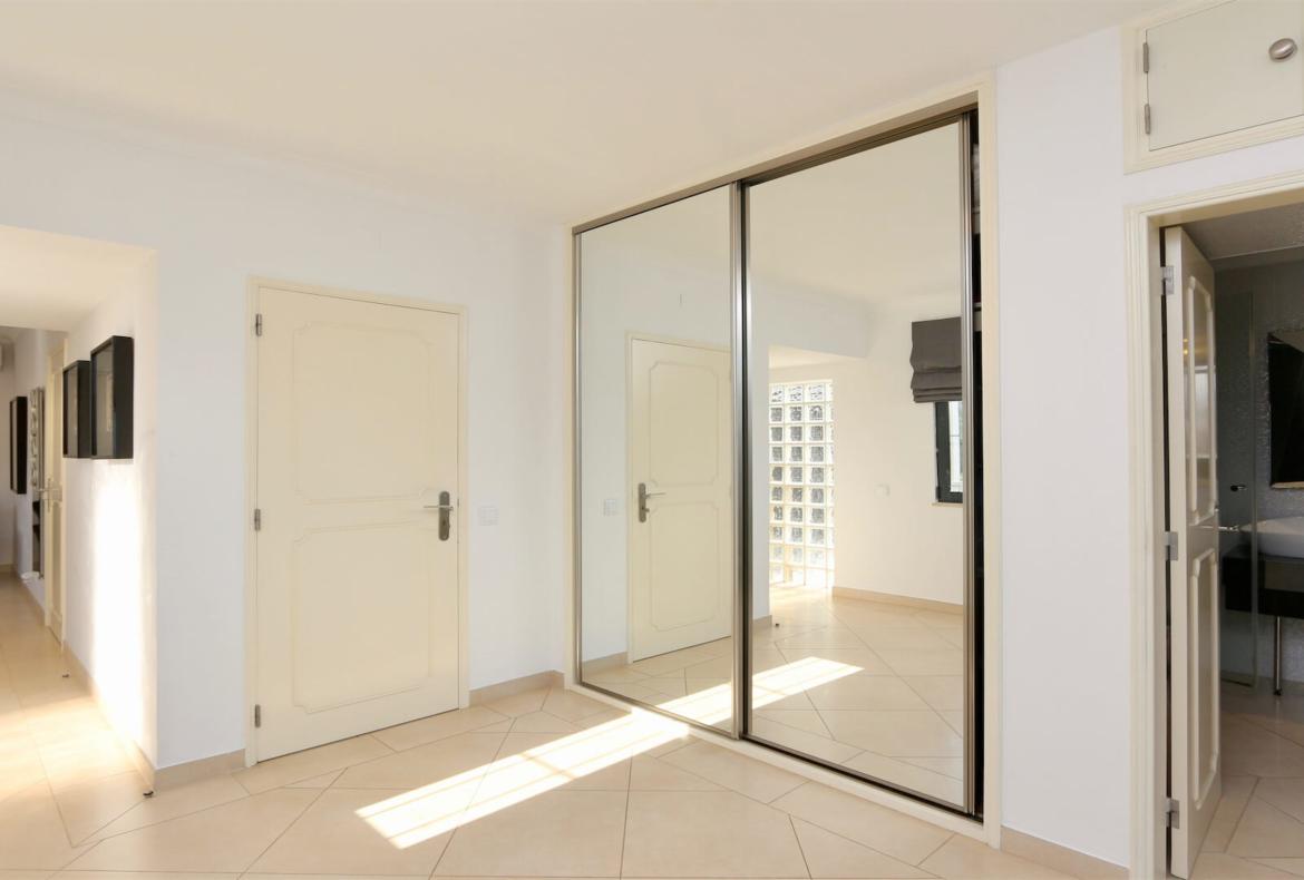 Luxury 4 bedroom holiday villa with private pool in Algarve Portugal (PV1154)