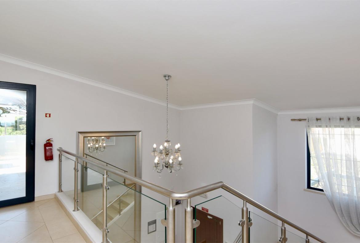 Luxury 4 bedroom holiday villa with private pool in Algarve Portugal (PV1154)