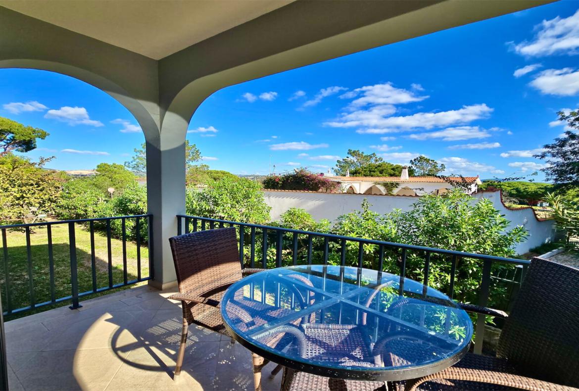 Luxury 4 bedroom holiday villa with private pool in Algarve Portugal (PV1154)