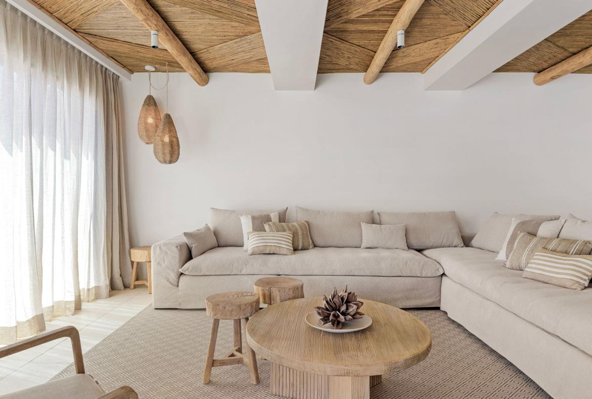 Luxury 6 bedroom holiday villa with private pool in Costa del Sol Spain (PV3033)