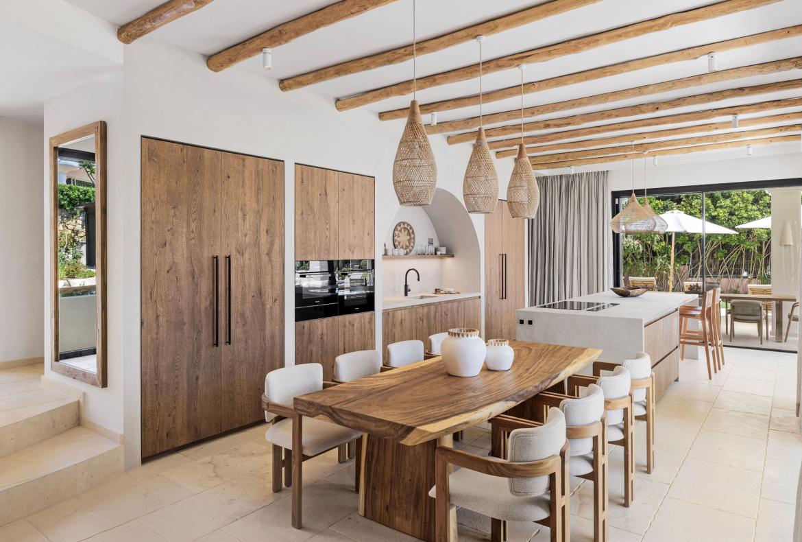 Luxury 6 bedroom holiday villa with private pool in Costa del Sol Spain (PV3033)