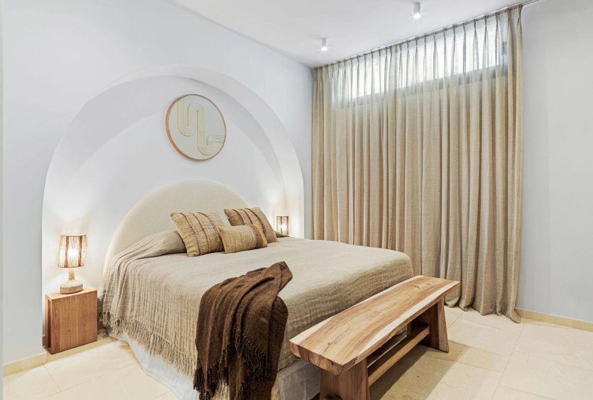 Luxury 6 bedroom holiday villa with private pool in Costa del Sol Spain (PV3033)