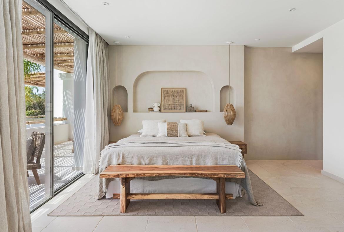 Luxury 6 bedroom holiday villa with private pool in Costa del Sol Spain (PV3033)