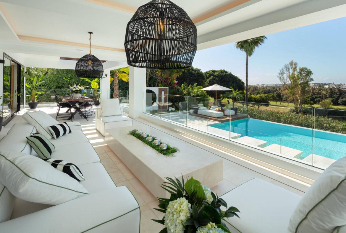 Luxury 5 bedroom holiday villa with private pool in Costa del Sol Spain (PV3034)