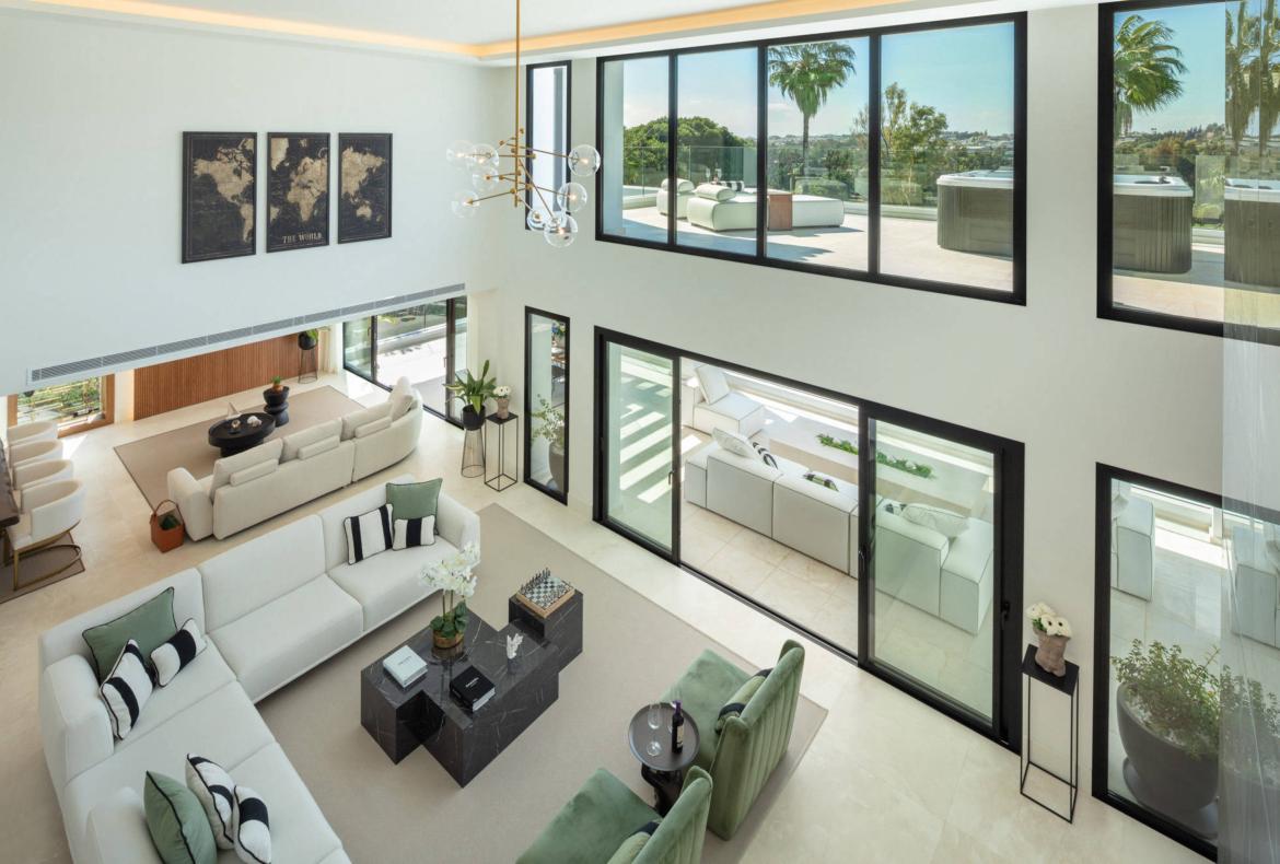 Luxury 5 bedroom holiday villa with private pool in Costa del Sol Spain (PV3034)