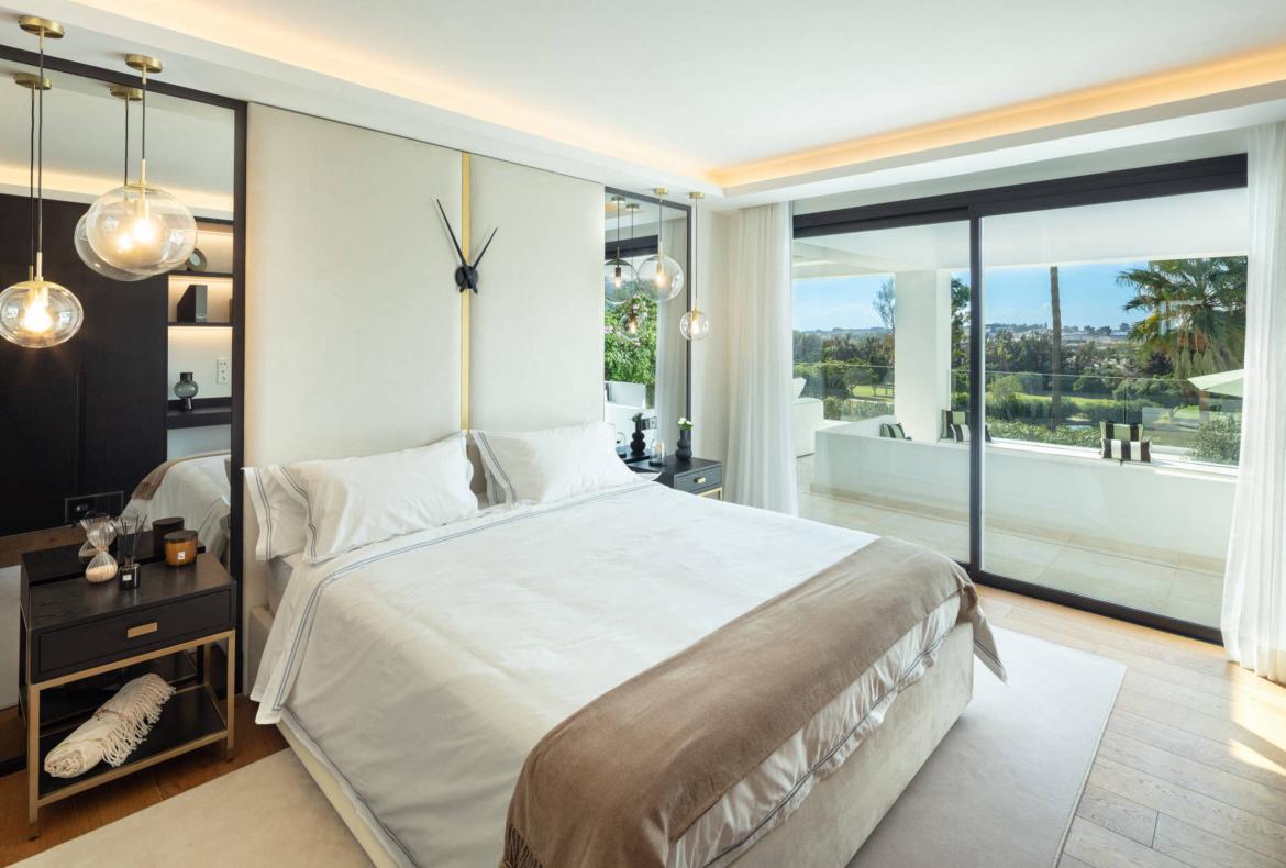 Luxury 5 bedroom holiday villa with private pool in Costa del Sol Spain (PV3034)