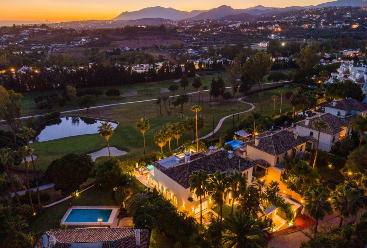 Luxury 5 bedroom holiday villa with private pool in Costa del Sol Spain (PV3034)