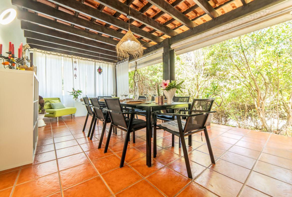 Luxury 5 bedroom holiday villa with private pool in Lisbon & coast Portugal (PV3036)