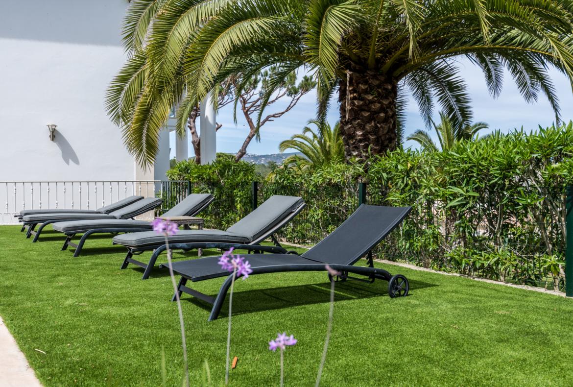 Luxury 4 bedroom holiday villa with private pool in Algarve Portugal (PV3037)