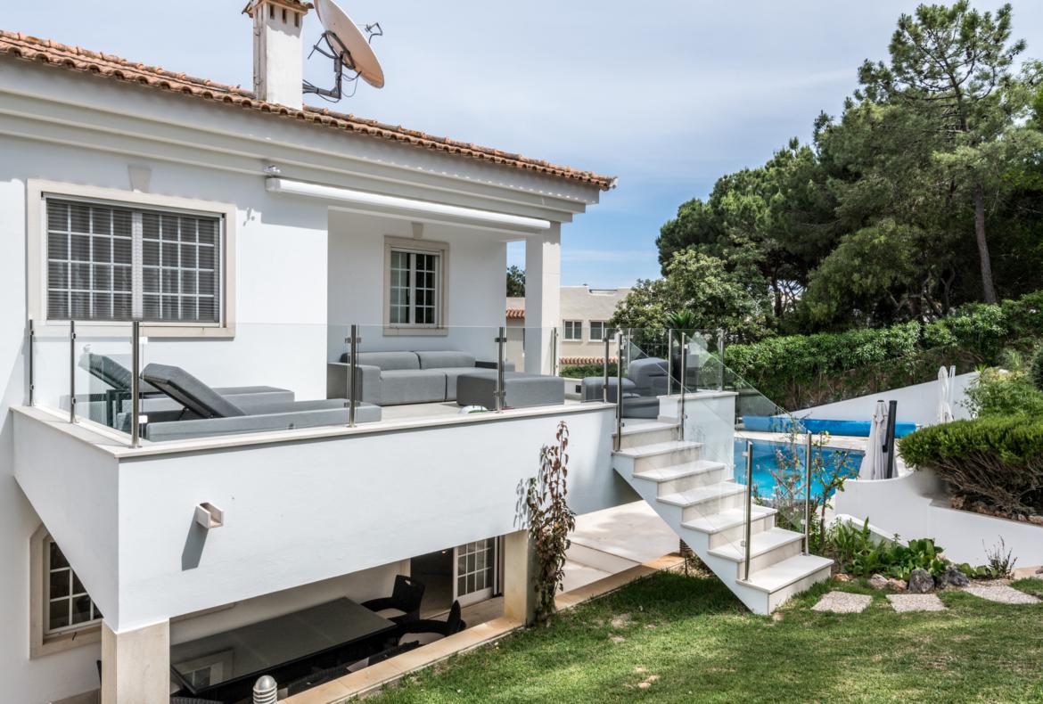 Luxury 4 bedroom holiday villa with private pool in Algarve Portugal (PV3037)
