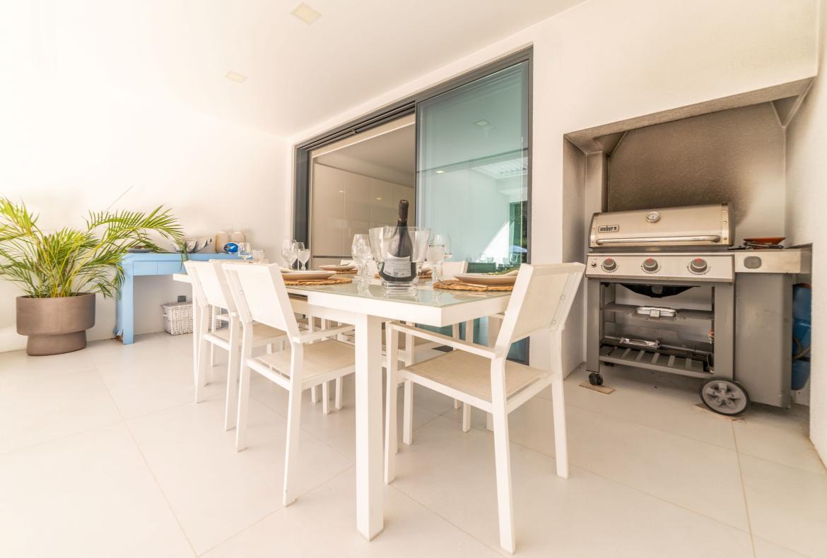 Luxury 3 bedroom holiday villa with private pool in Lisbon & coast Portugal (PV3039)