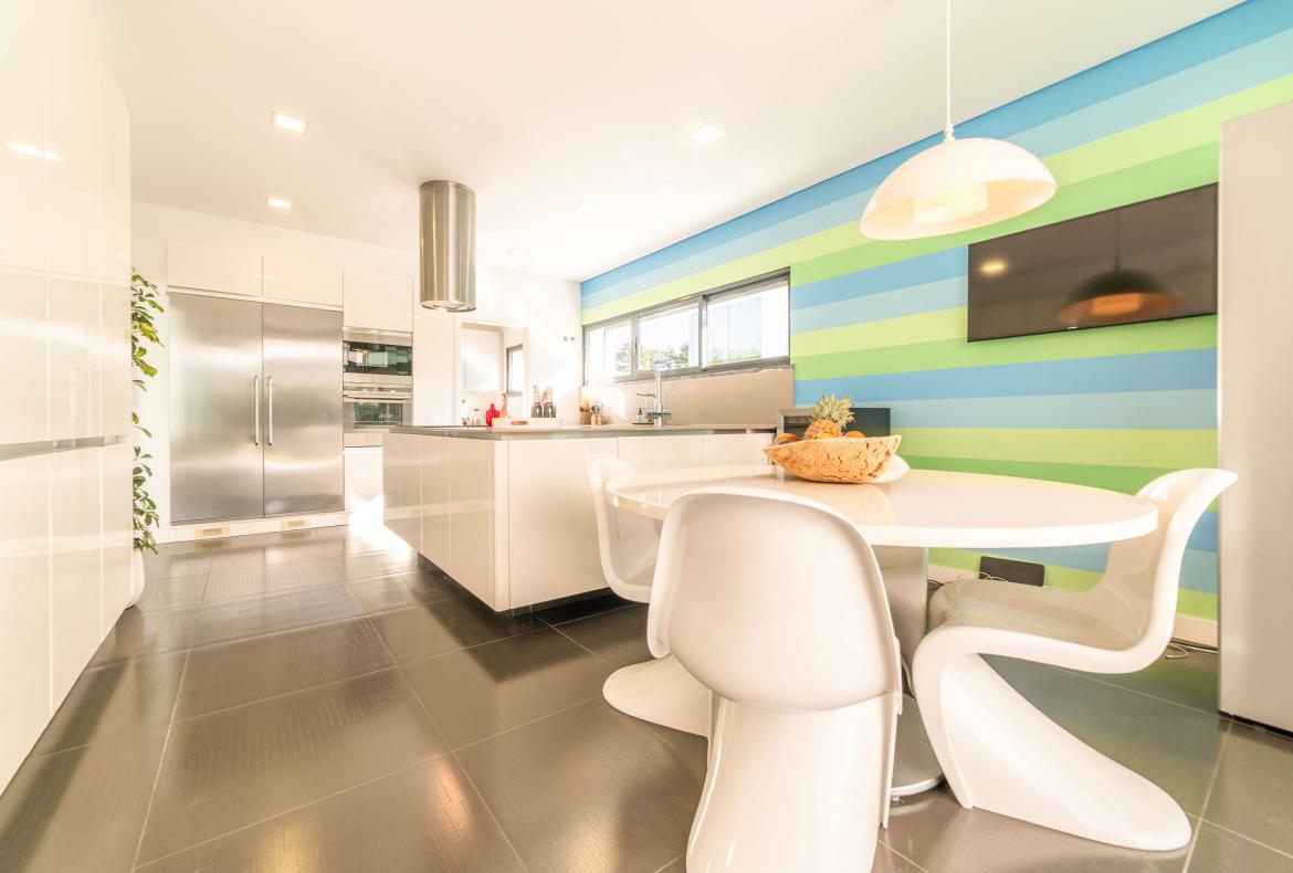 Luxury 3 bedroom holiday villa with private pool in Lisbon & coast Portugal (PV3039)