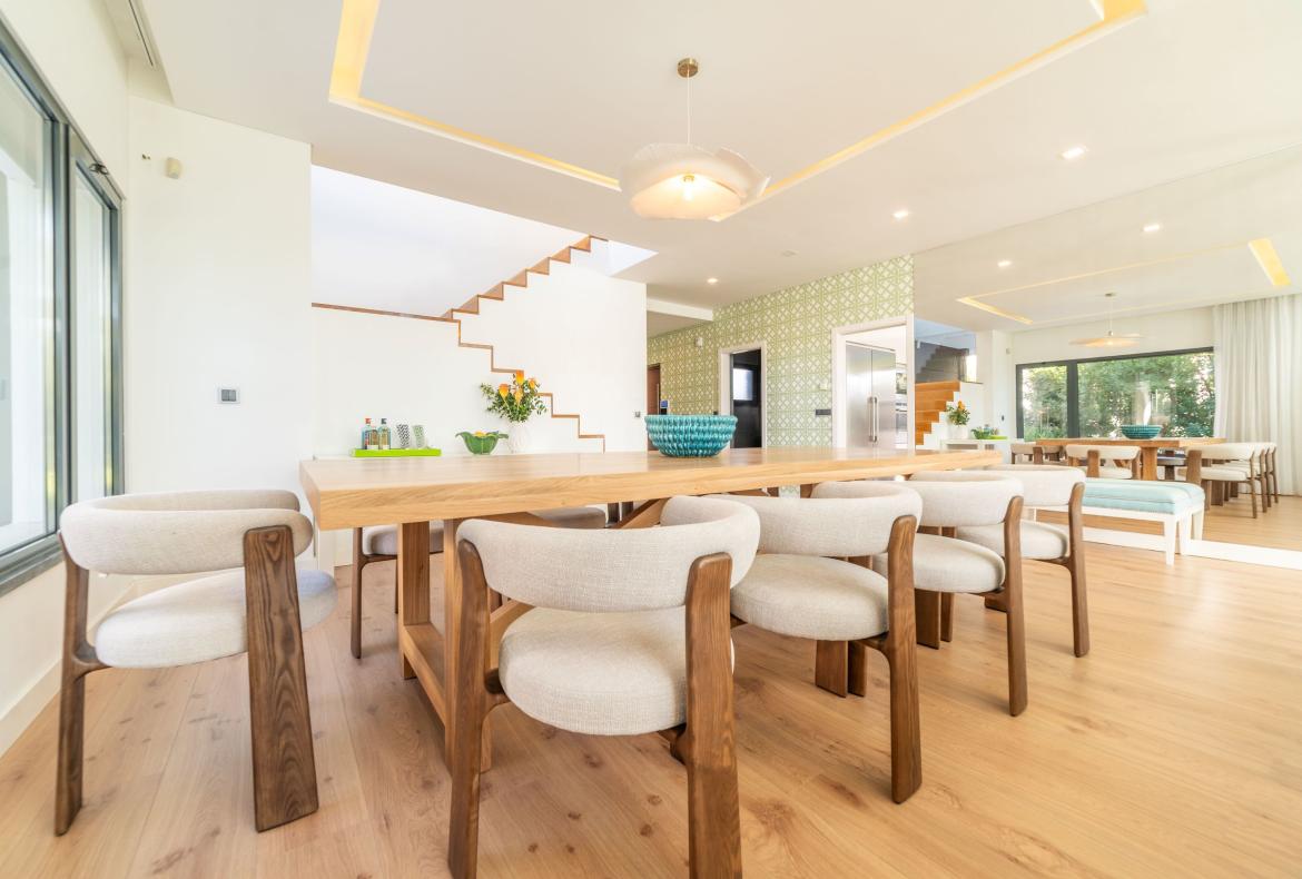 Luxury 3 bedroom holiday villa with private pool in Lisbon & coast Portugal (PV3039)