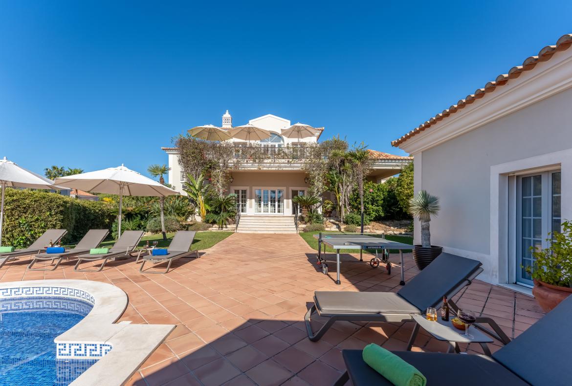 Luxury 5 bedroom holiday villa with private pool in Algarve Portugal (PV3038)