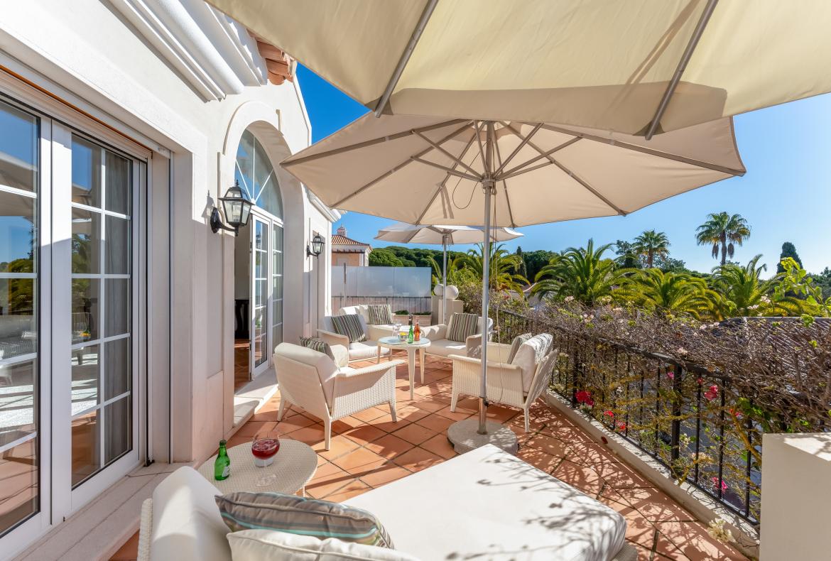 Luxury 5 bedroom holiday villa with private pool in Algarve Portugal (PV3038)