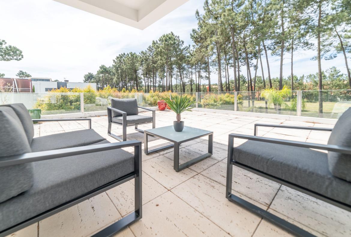 Luxury 4 bedroom holiday villa with private pool in Lisbon & coast Portugal (PV3040)