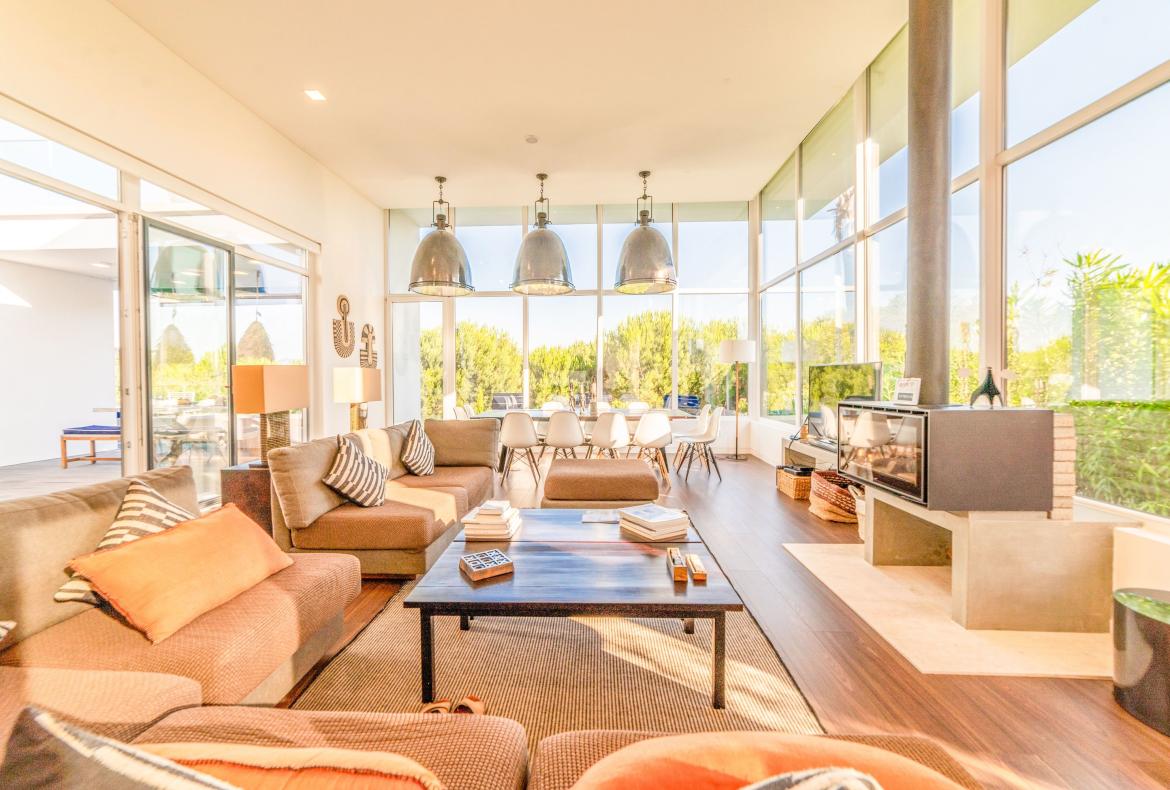 Luxury 5 bedroom holiday villa with private pool in Lisbon & coast Portugal (PV3041)