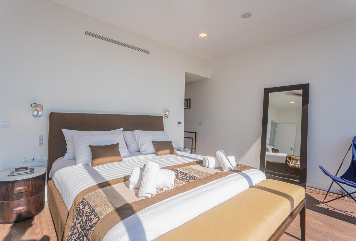 Luxury 5 bedroom holiday villa with private pool in Lisbon & coast Portugal (PV3041)