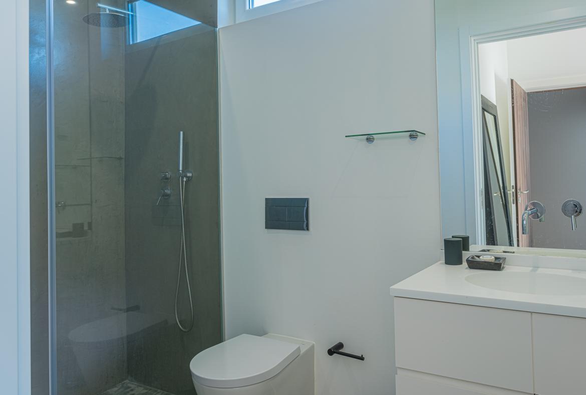 Luxury 5 bedroom holiday villa with private pool in Lisbon & coast Portugal (PV3041)