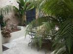 House in Cruzy with Private Pool, Internet and Aircon. Sleeps 8-10. (CRU104)