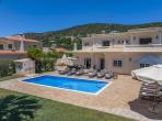 Luxury 8 bedroom holiday villa with private pool in Algarve Portugal (PV1738)