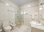 Luxury 8 bedroom holiday villa with private pool in Algarve Portugal (PV1738)