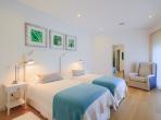 Luxury 5 bedroom holiday villa with private pool in Algarve Portugal (PORTU117PV)