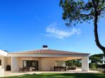 Luxury 5 bedroom holiday villa with private pool in Algarve Portugal (PORTU117PV)