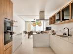 Luxury 5 bedroom holiday villa with private pool in Algarve Portugal (PV2998)