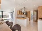 Luxury 5 bedroom holiday villa with private pool in Algarve Portugal (PV2998)