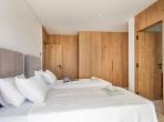 Luxury 5 bedroom holiday villa with private pool in Algarve Portugal (PV2998)